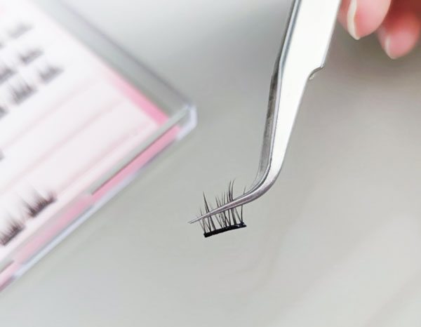 Əvvəlcədən yapışdırılmış kirpiklərlə daha dolğun kirpiklərə nail olun