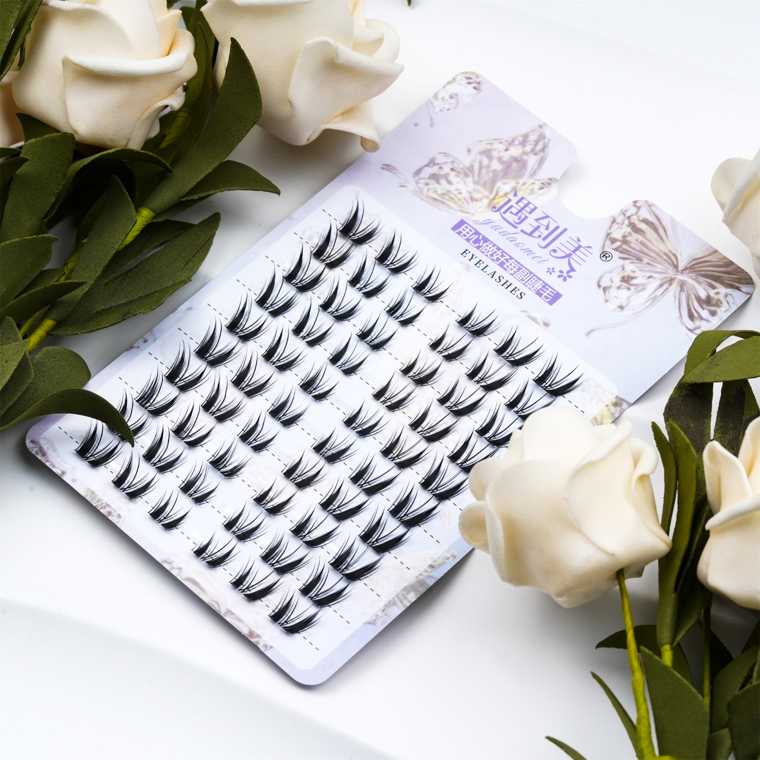 Çoxluqlu kirpiklər və DIY seqmentləşdirilmiş kirpiklər dəsti ilə heyrətamiz kirpiklərə nail olun